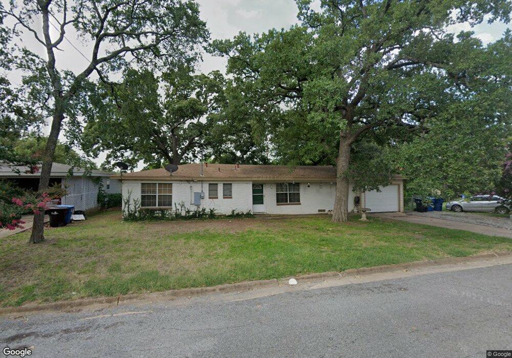 918 Amsden St, Denison, TX 75020 - photo 1