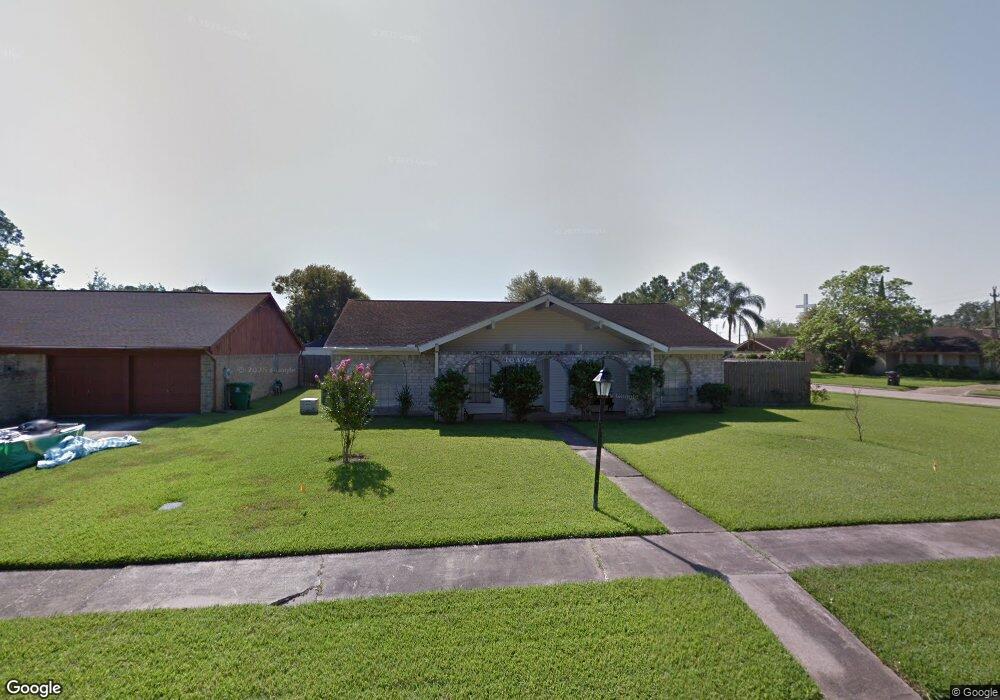 10402 Sagebriar Dr, Houston, TX 77089 - photo 1