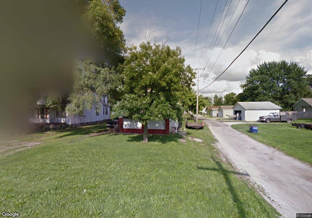 712 N 12th St, Mattoon, IL 61938 - photo 1