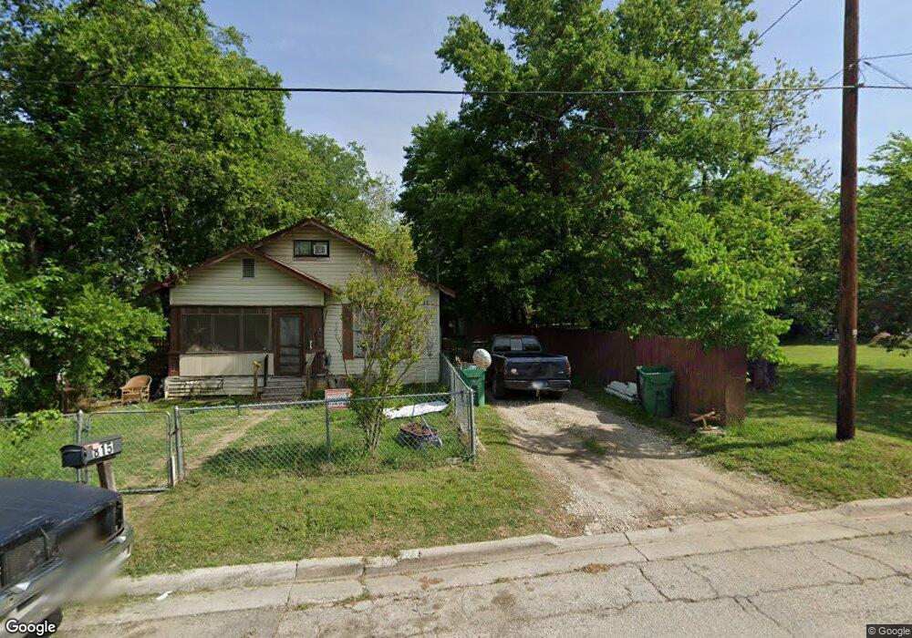 825 E Garnett St, Gainesville, TX 76240 - photo 1