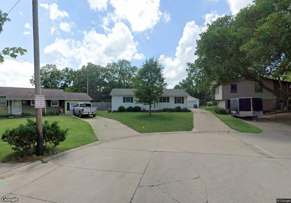 2340 Hawthorne Ct, Bettendorf, IA 52722 - photo 1