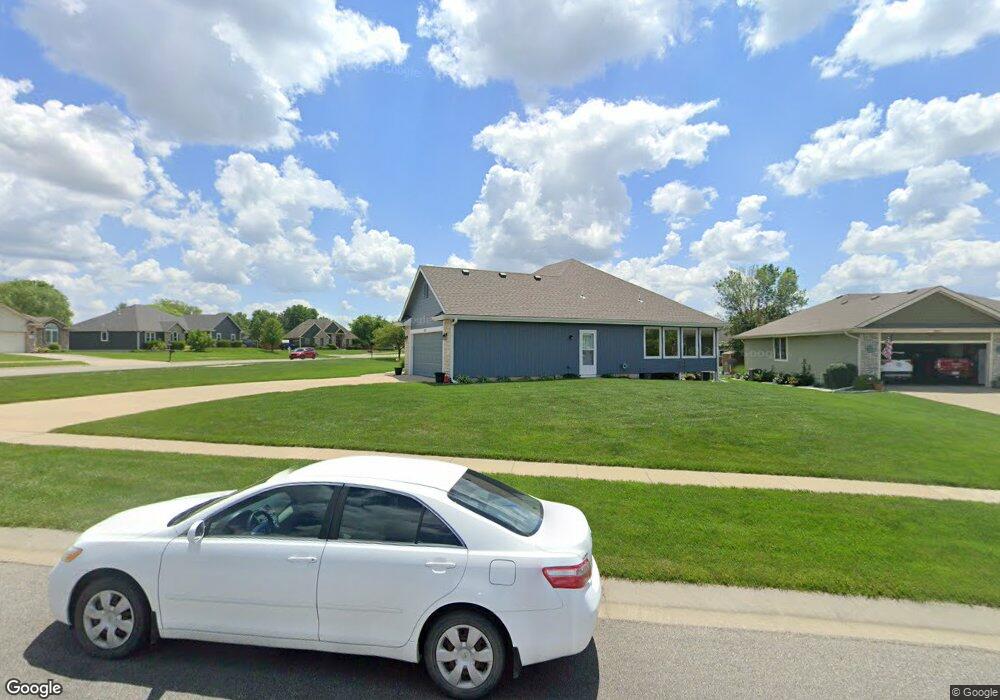 4235 SW Cambridge Ave, Topeka, KS 66610 - photo 1