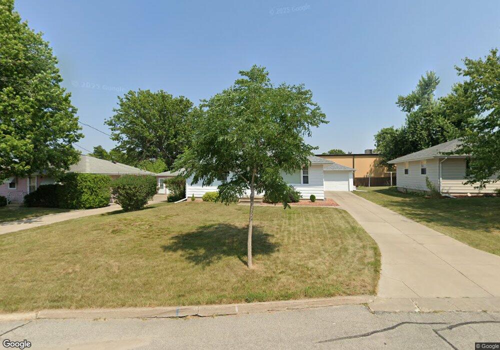 331 24th St NW, Cedar Rapids, IA 52405 - photo 1