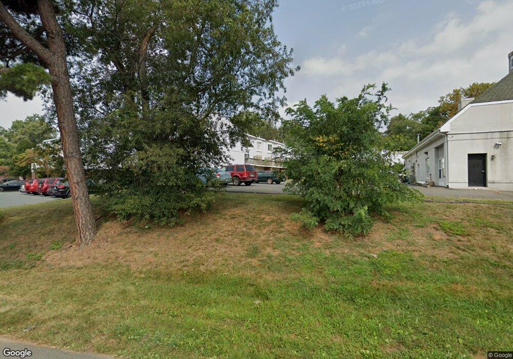 1908 Inglewood Dr unit D, Charlottesville, VA 22901 - photo 1