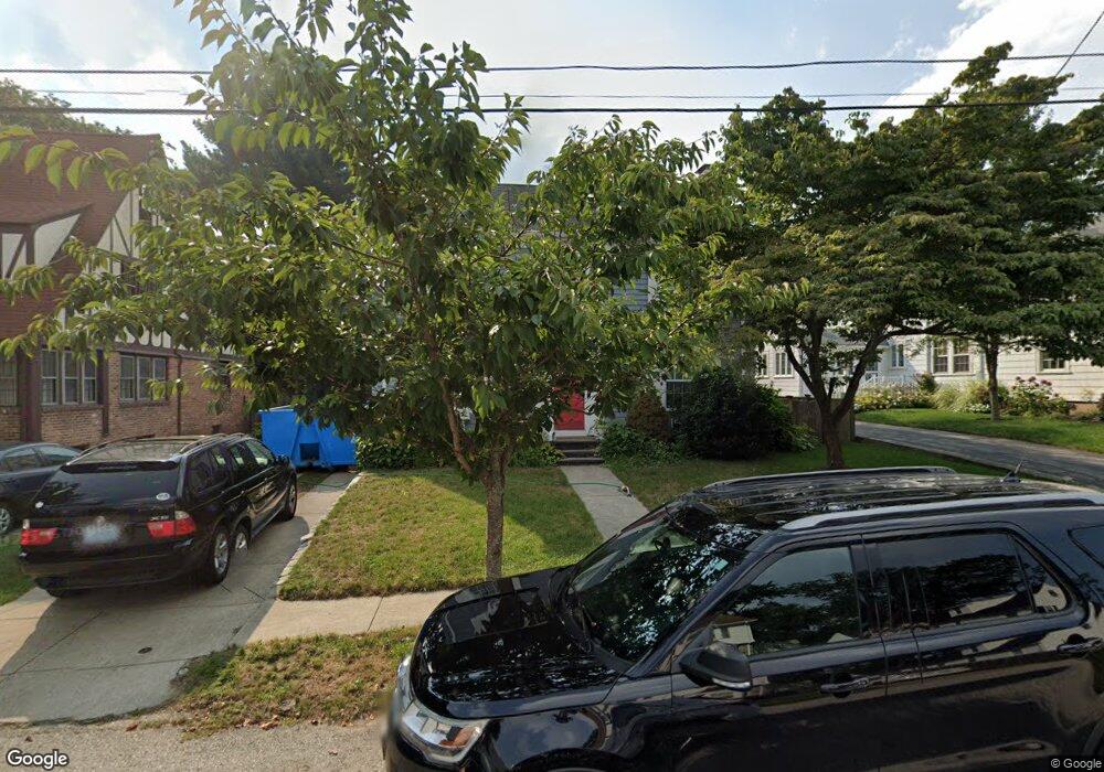 47 Dartmouth Ave, Warwick, RI 02888 - photo 1