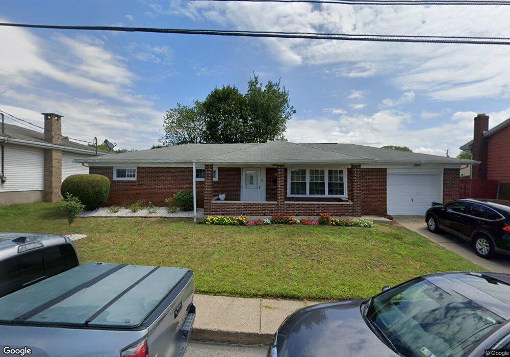 923 Liberty Ct, Hazleton, PA 18202 - photo 1