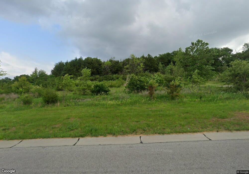 6038 SW 47th St, Topeka, KS 66610 - photo 1