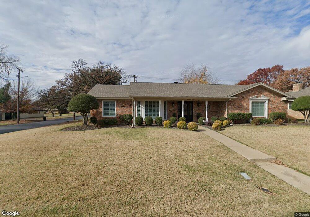 1713 Northridge Dr, Hurst, TX 76054 - photo 1