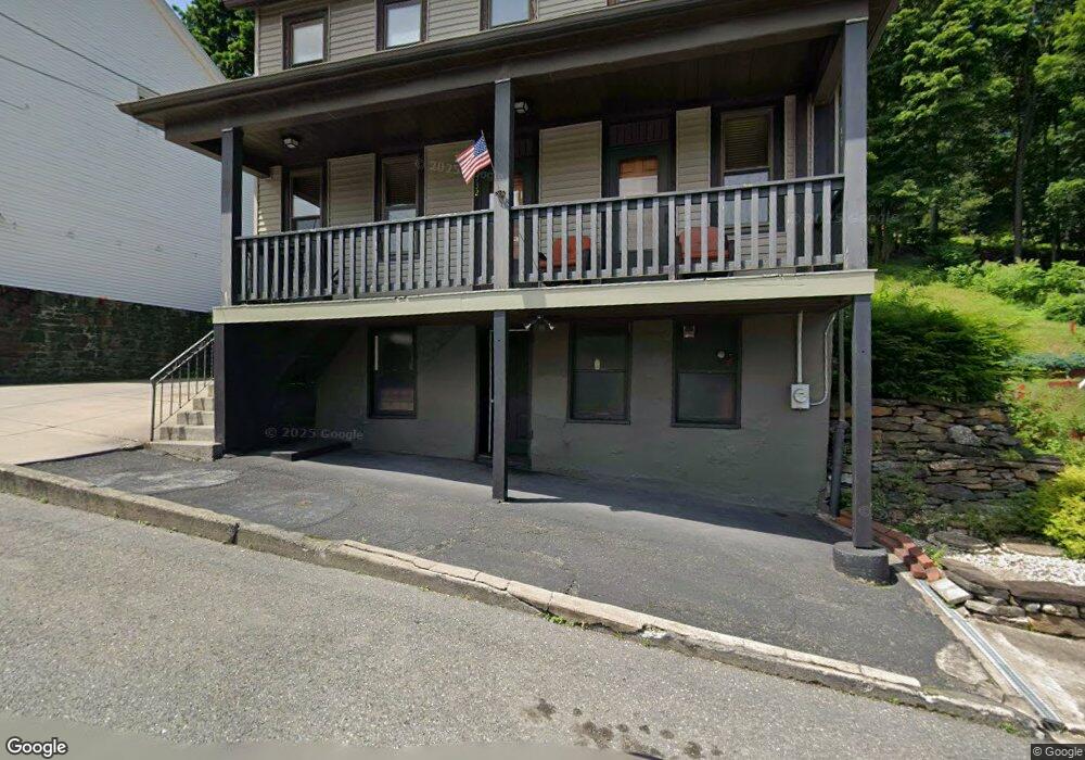 332 Washington St, Tamaqua, PA 18252 - photo 1