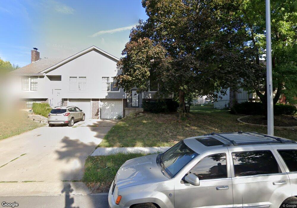 6329 Hallet St, Shawnee, KS 66216 - photo 1