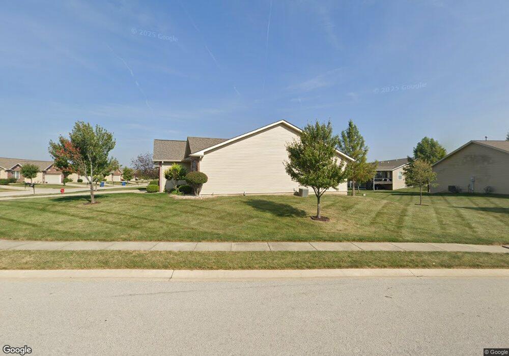 2062 Briarbend Ct, Maryville, IL 62062 - photo 1