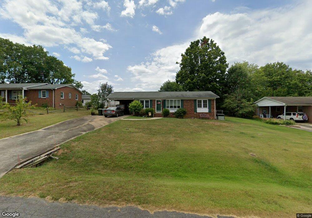 1853 Sewell Dr, Asheboro, NC 27203 - photo 1