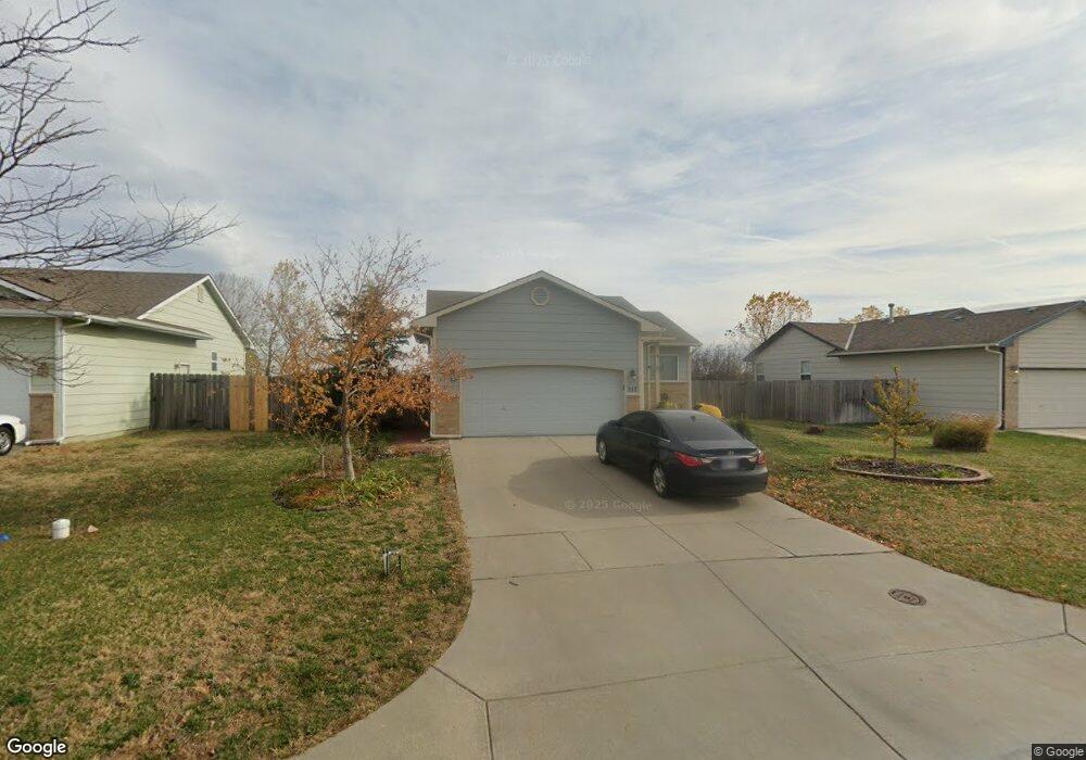 712 S Longbranch Dr, Maize, KS 67101 - photo 1