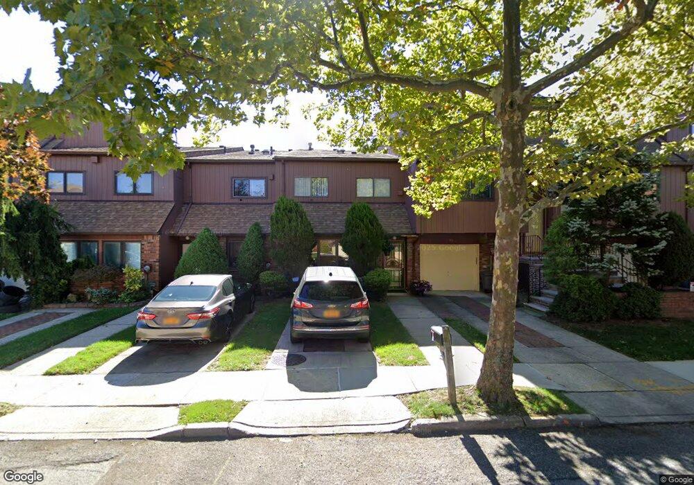 57 Gateway Dr unit 174, Staten Island, NY 10304 - photo 1
