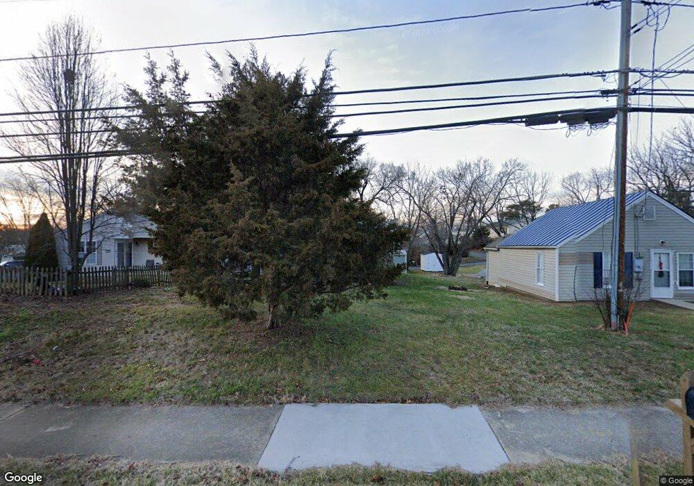 1451 N Delphine Ave, Waynesboro, VA 22980 - photo 1