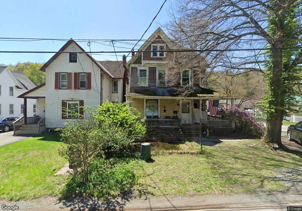 724 Maple Ave, Honesdale, PA 18431 - photo 1