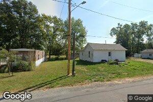626 1st St, Keyesport, IL 62253
