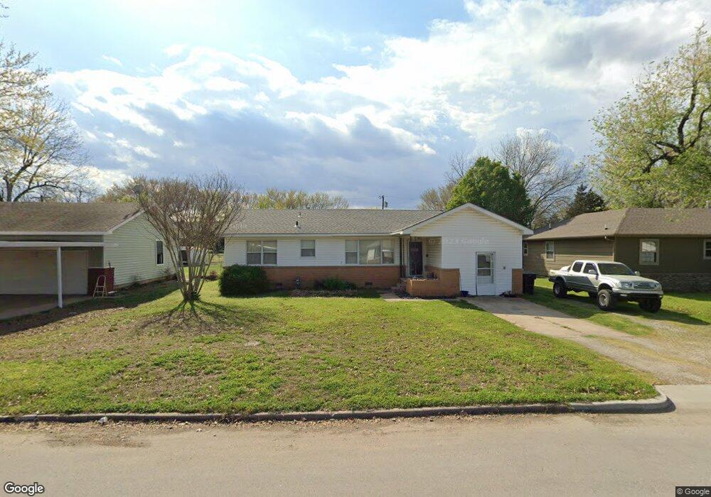 1118 S Russell St, Skiatook, OK 74070 - photo 1