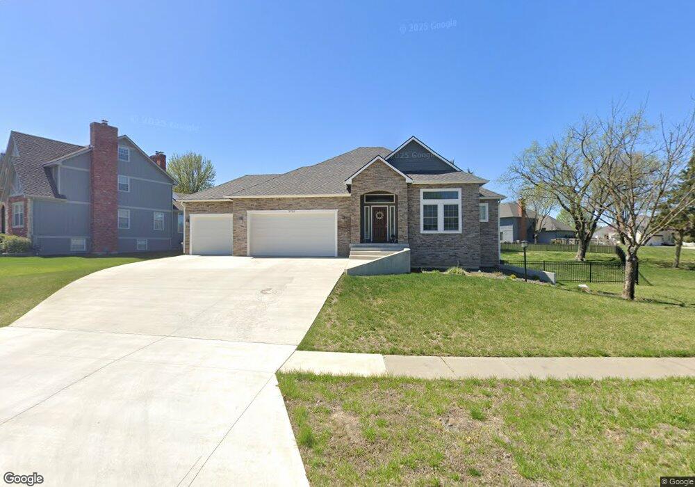 3723 SW Springcreek Ln, Topeka, KS 66610 - photo 1
