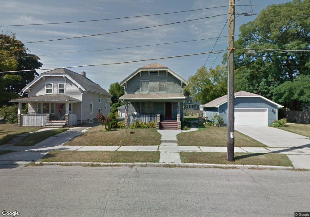 620 N 9th St, Manitowoc, WI 54220 - photo 1