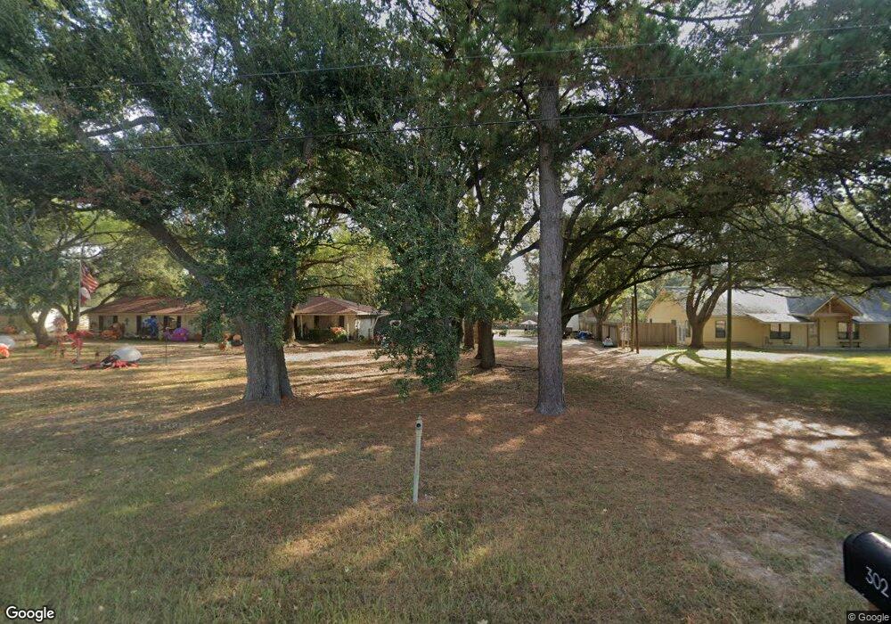 302 Walnut St, Waller, TX 77484 - photo 1