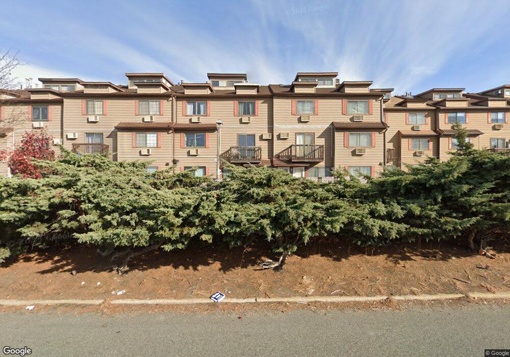 72 Lamped Loop unit Grd, Staten Island, NY 10314 - photo 1