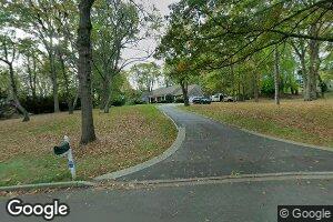 6 August Ln, Old Westbury, NY 11568