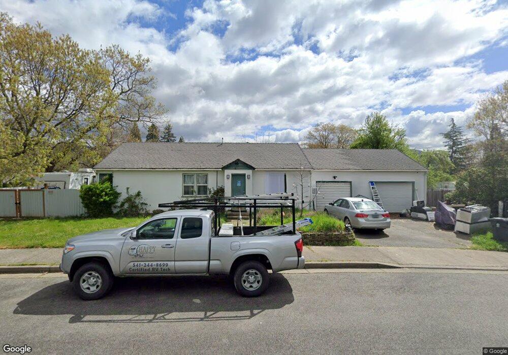 717 NW Fry St, Grants Pass, OR 97526 - photo 1