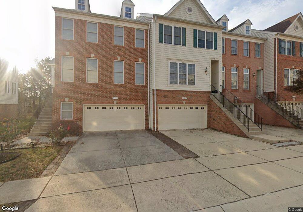25271 Nesting Square, Chantilly, VA 20152 - photo 1