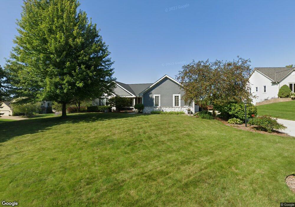 W136N6719 Claas Rd, Menomonee Falls, WI 53051 - photo 1