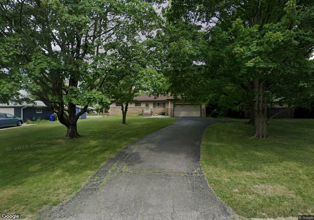 928 Meadowview Dr, Columbus, OH 43224 - photo 1