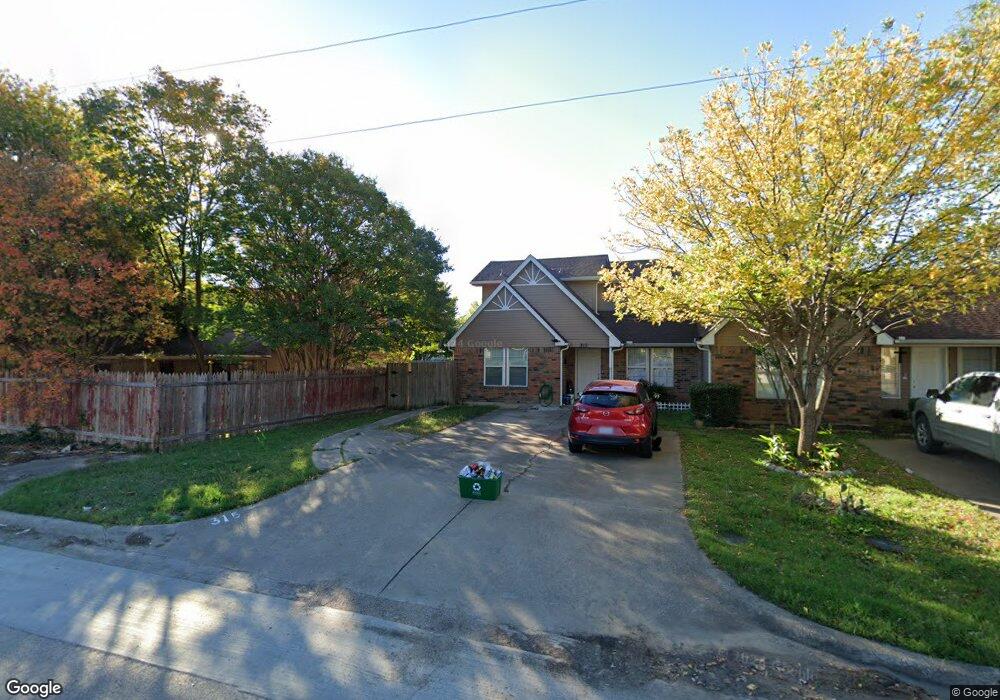 315 Dawson Cir unit 17, Grand Prairie, TX 75051 - photo 1