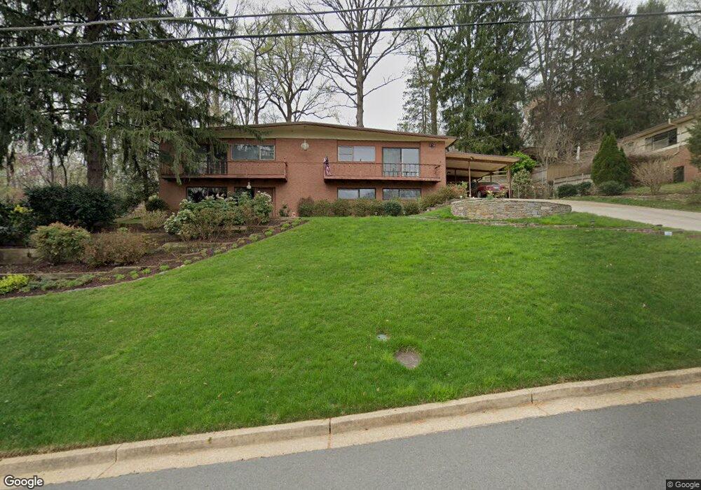 6206 Waterway Dr, Falls Church, VA 22044 - photo 1