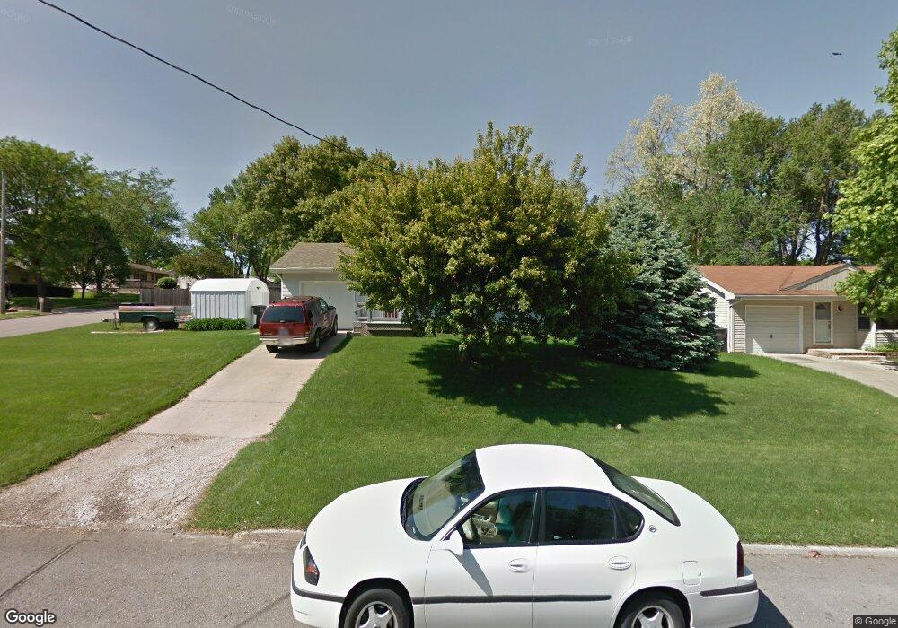 1200 E Philip St, Des Moines, IA 50315 - photo 1