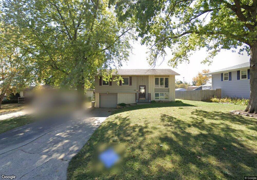 2201 N 2nd Ave E, Newton, IA 50208 - photo 1