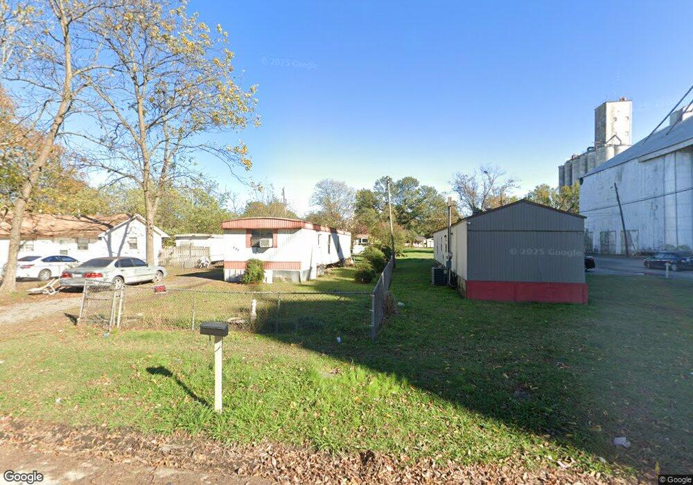 404 N Lowe St, Stuttgart, AR 72160 - photo 1