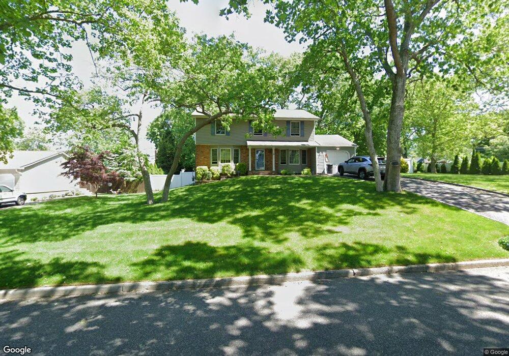 19 Chassyl Rd, ComMacK, NY 11725 - photo 1