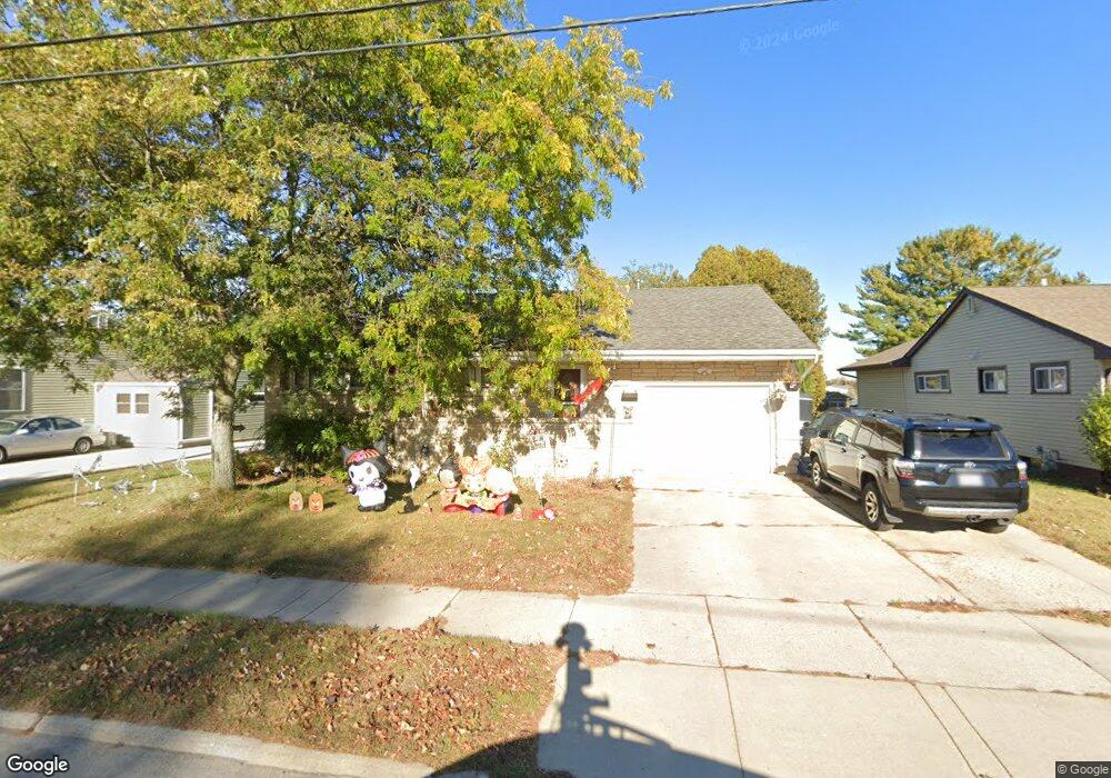 1707 Hawthorne Ave, Two Rivers, WI 54241 - photo 1