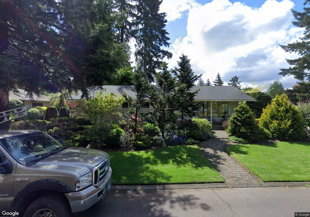 12250 SW Lynnridge Ave, Portland, OR 97225 - photo 1