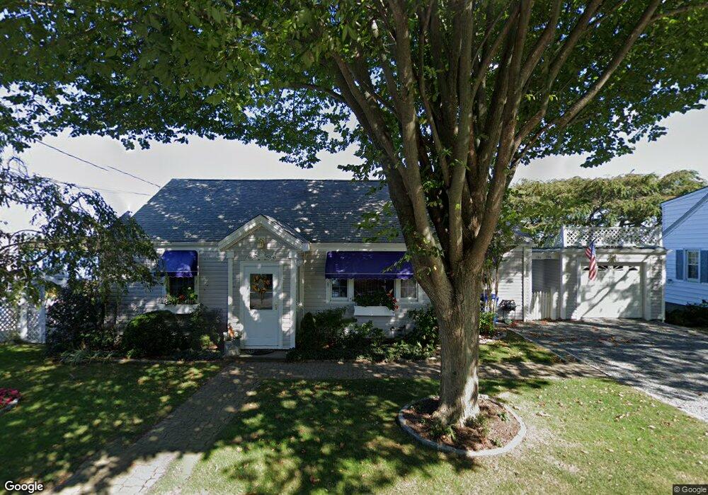 186 Eustis Ave, Newport, RI 02840 - photo 1