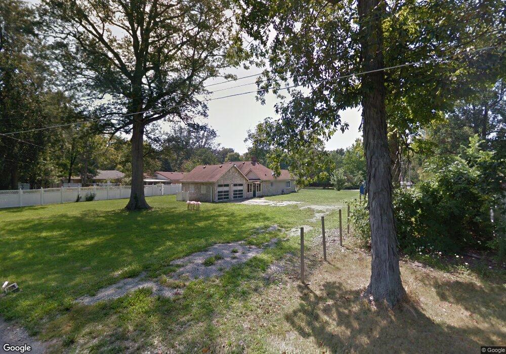 415 Stuart Cir, Anderson, IN 46012 - photo 1