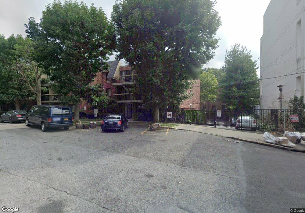 7143 Sutton Place unit 1ST, Fresh Meadows, NY 11365 - photo 1