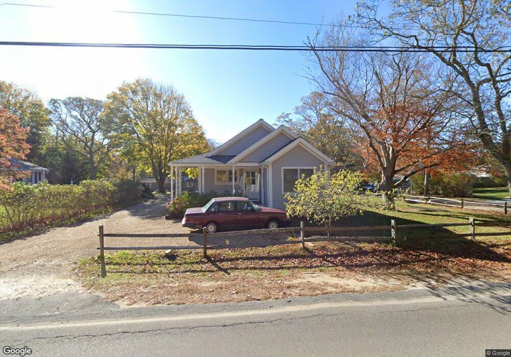 194 W Spring St, Vineyard Haven, MA 02568 - photo 1