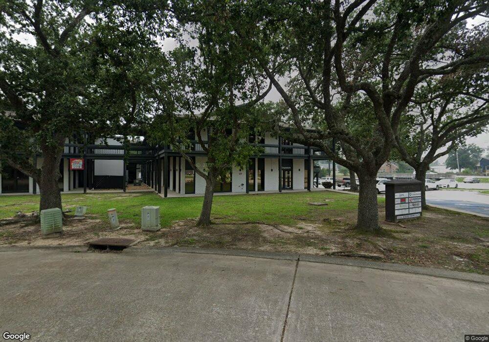 751 E Bayou Pines Q, Lake Charles, LA 70601 - photo 1