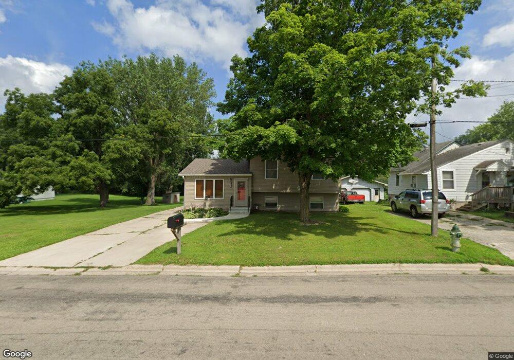 1023 S 4th Ave, Albert Lea, MN 56007 - photo 1