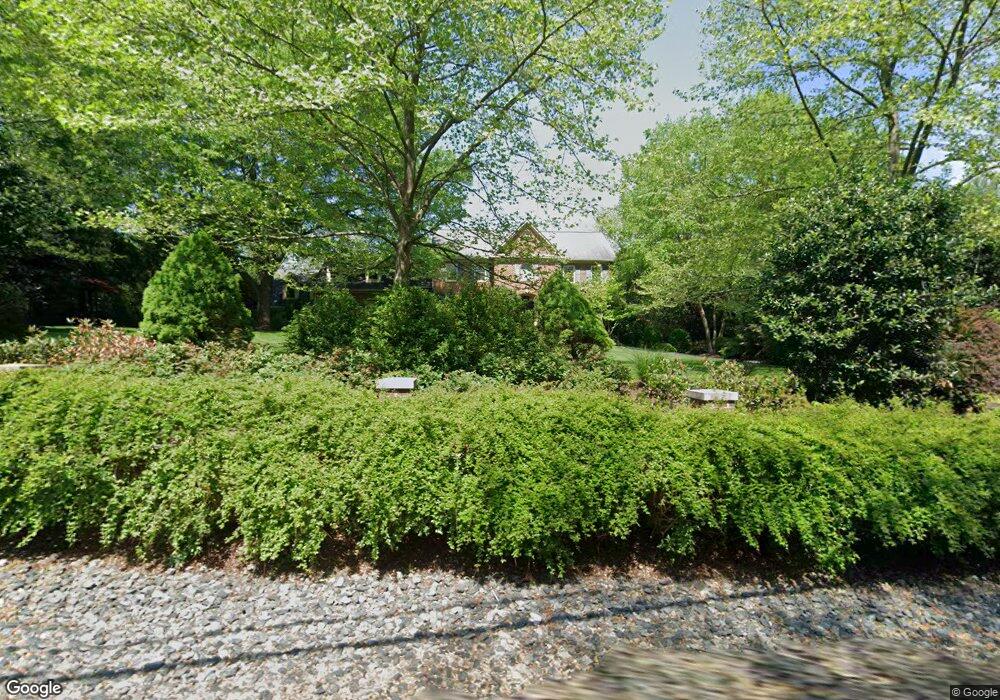 1110 Rector Ln, McLean, VA 22102 - photo 1