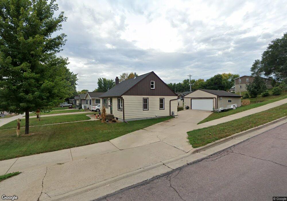 1527 N Jefferson St, New Ulm, MN 56073 - photo 1