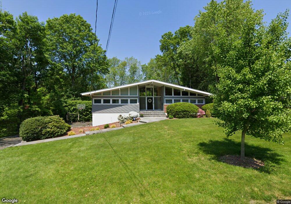 6 Holly Ln, Rye Brook, NY 10573 - photo 1