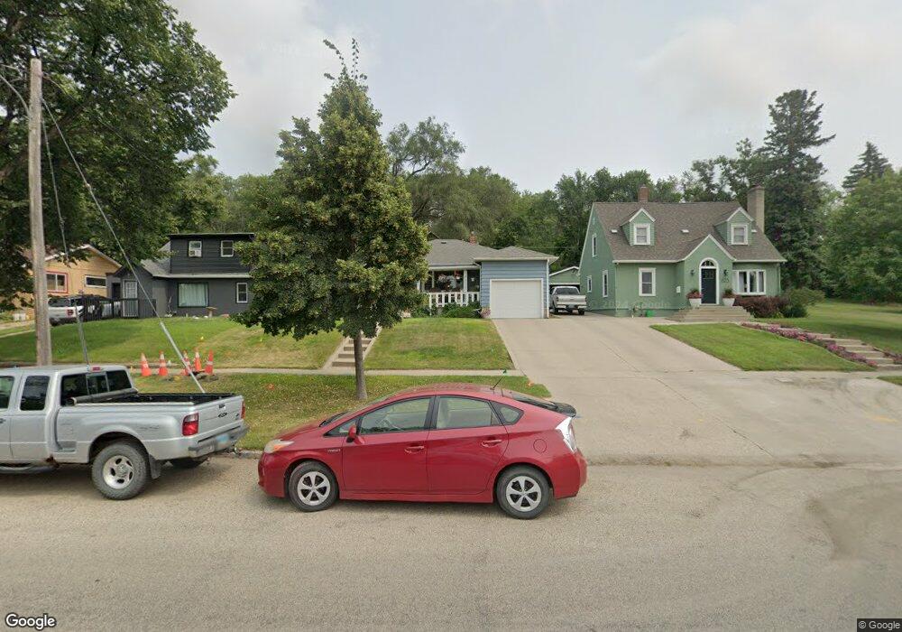 621 5th St NE, Jamestown, ND 58401 - photo 1