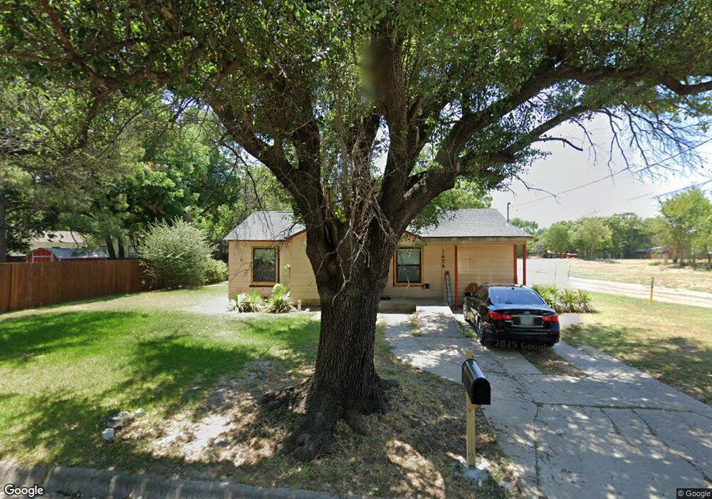 1424 Oneal St, Gainesville, TX 76240 - photo 1